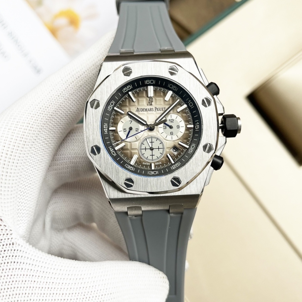 Audemars Piguet Royal Oak Offshore Chronograph – 42mm Steel Case with Méga Tapisserie Dial & Rubber Strap