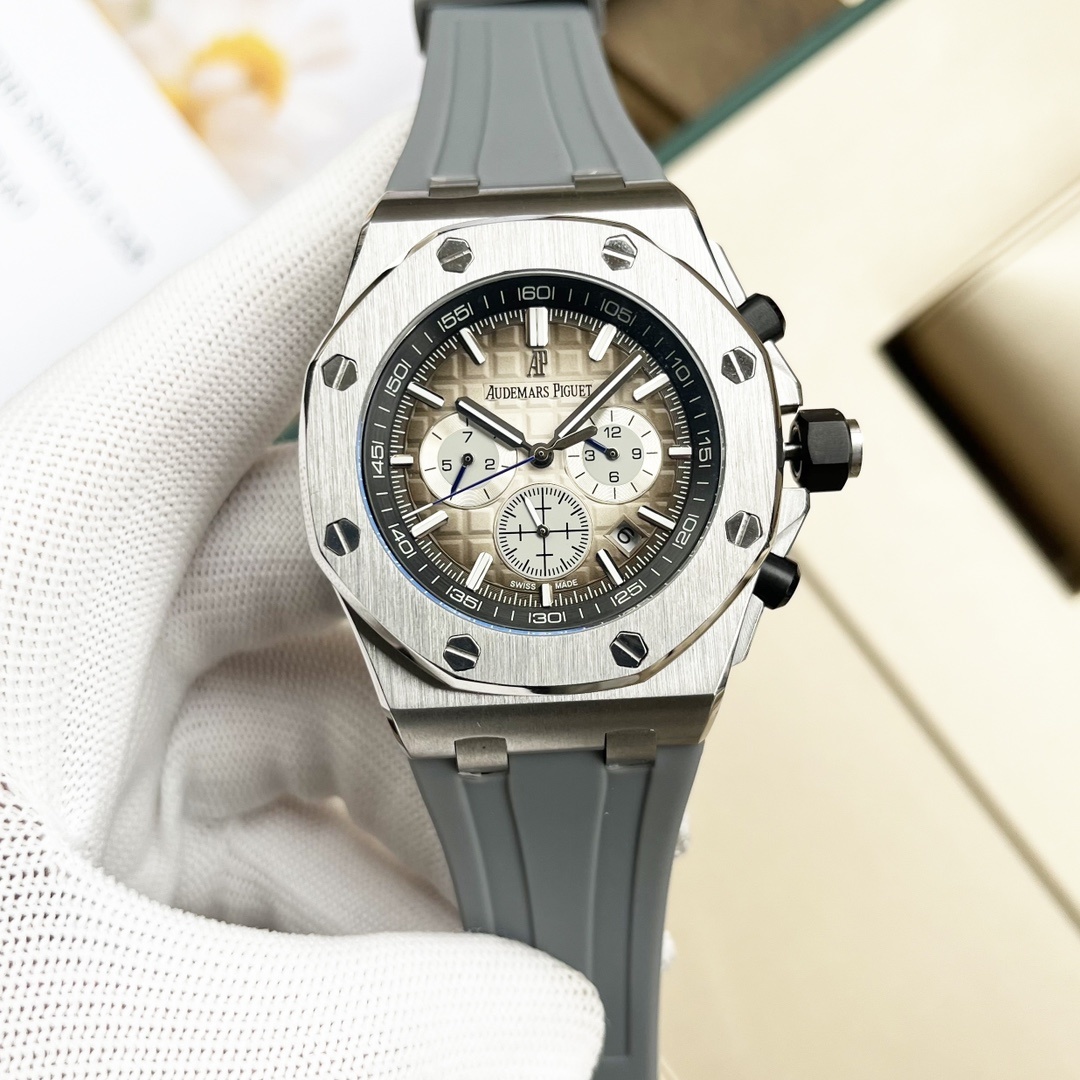 Audemars Piguet Royal Oak Offshore Chronograph – 42mm Steel Case with Méga Tapisserie Dial & Rubber Strap