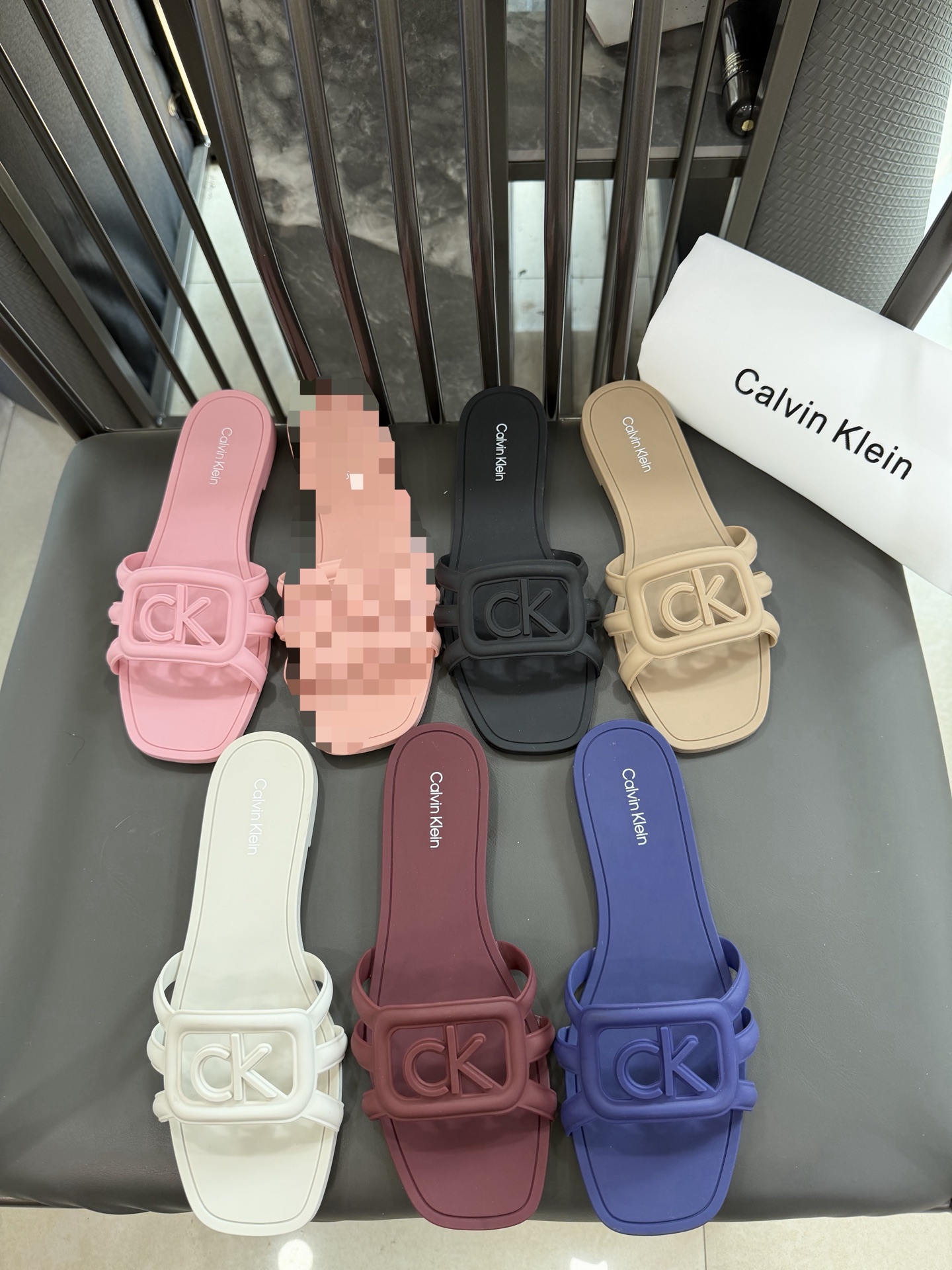 Calvin Klein 2026 Summer CK Logo Jelly Slides – Resort-Ready, Ultra-Soft & Lightweight for Beach & Travel