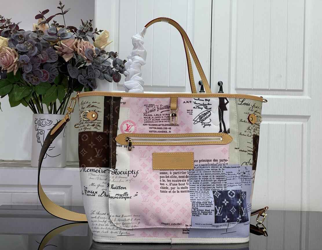 Louis Vuitton Neverfull MM Tote Bag in Monogram Canvas with Natural Leather Trim & Gold Hardware