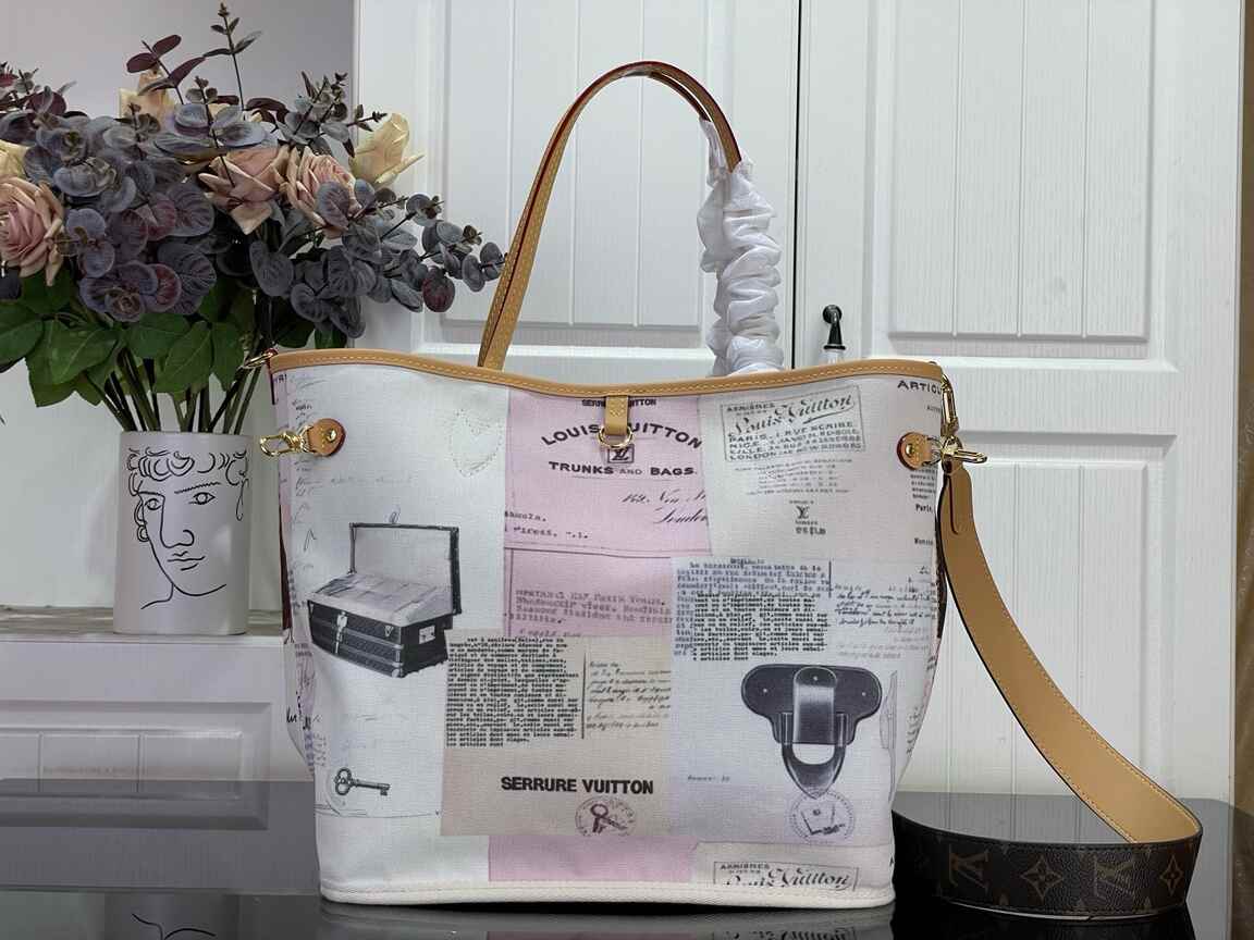 Louis Vuitton Neverfull MM Tote Bag in Monogram Canvas with Natural Leather Trim & Gold Hardware