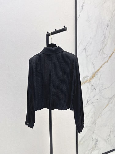 Chanel Black Ribbed Knit Jacket with Classic Collar & Button Details – Timeless Elegance