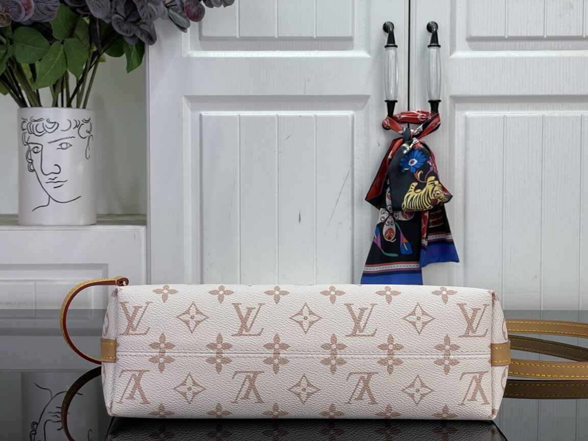 Louis Vuitton Multipass Shoulder Bag M2A078 in Dune Monogram Canvas with Gold Chain & Leather Trim
