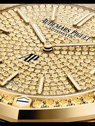 Audemars Piguet Royal Oak “Jumbo” Extra-Thin – 39mm Yellow Gold with Full Yellow Sapphire Pavé