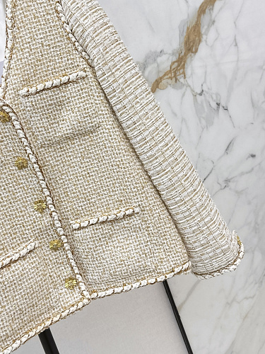 Chanel-Style Cream Tweed Jacket with Gold Trim – Elegant Spring/Summer 2026