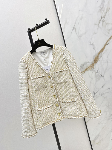 Chanel-Style Cream Tweed Jacket with Gold Trim – Elegant Spring/Summer 2026