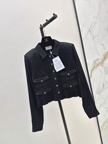 Chanel Black Ribbed Knit Jacket with Classic Collar & Button Details – Timeless Elegance