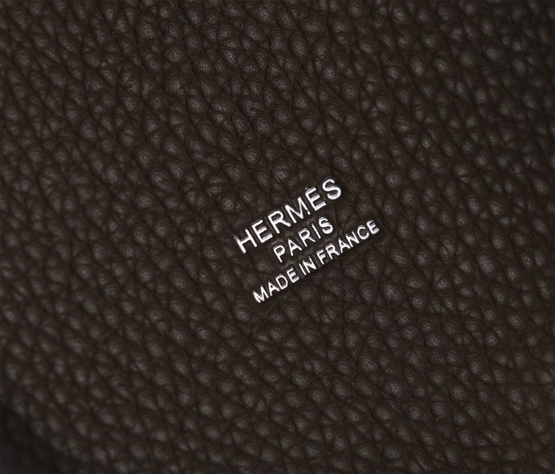 Hermès Picotin Lock Tote Bag | Elephant Grey Leather with Silver Hardware