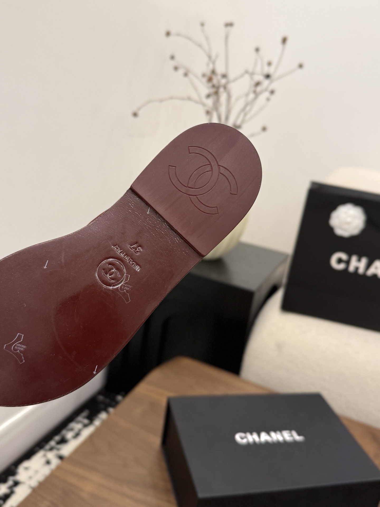 Chanel Classic Leather Flip-Flop Sandals – Burgundy with Gold-Tone CC Logo, Italian Leather Sole (EU 35–39)