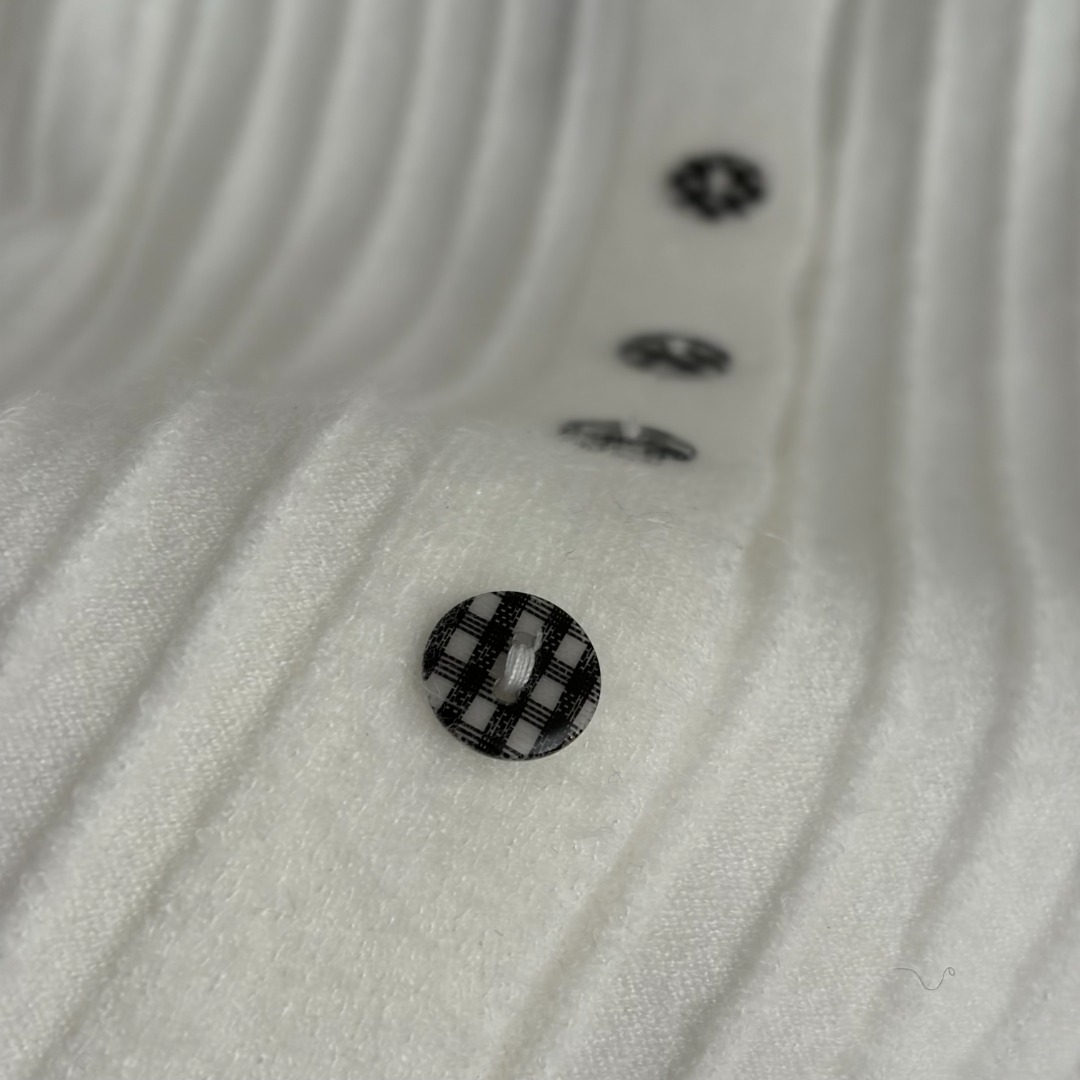 Polo Ralph Lauren Women’s Ribbed Knit Short-Sleeve Cardigan – White with Scalloped Collar & Pony Logo (Size M)